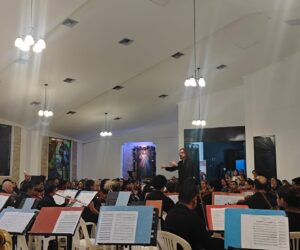 el Maestro Gil de Gálvez celebra un concierto en la Iglesia Católica Nuestra Señora de la Unidad de Guayaquil