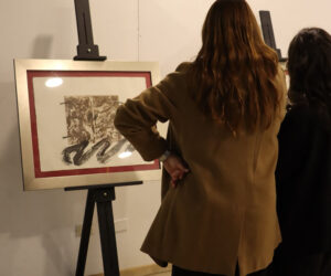Exposición “Tàpies, colección del grabador Barbarà” en Peñalolén, Chile